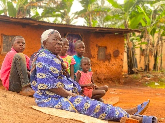 Elder receiving food